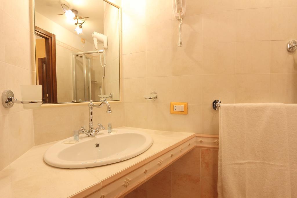 Hotel Katti House 2 Florenz Zimmer foto