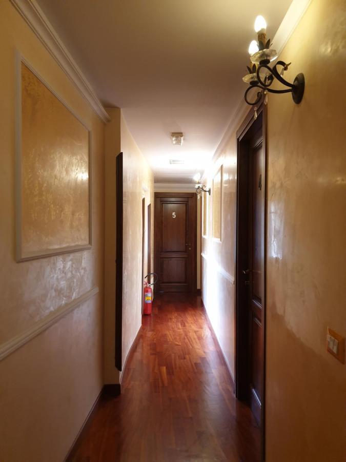 Hotel Katti House 2 Florenz Exterior foto